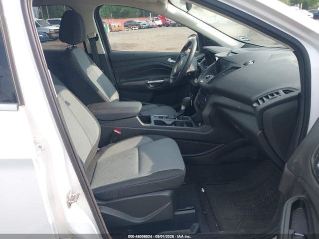 2017 FORD ESCAPE SE 4