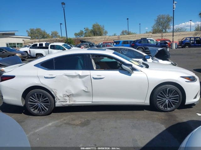 2022 LEXUS ES 300H 13