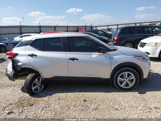 2018 NISSAN KICKS S 4
