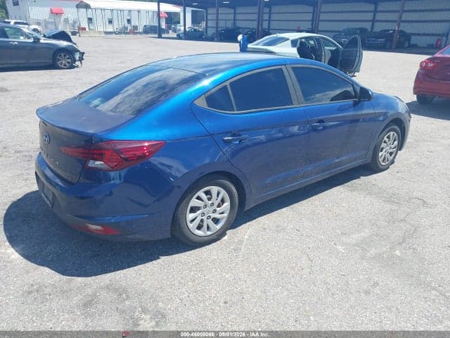 2019 HYUNDAI ELANTRA SE 4