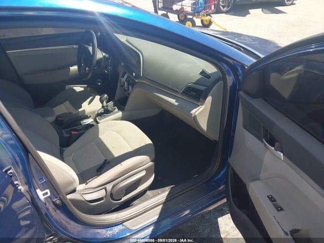 2019 HYUNDAI ELANTRA SE 5
