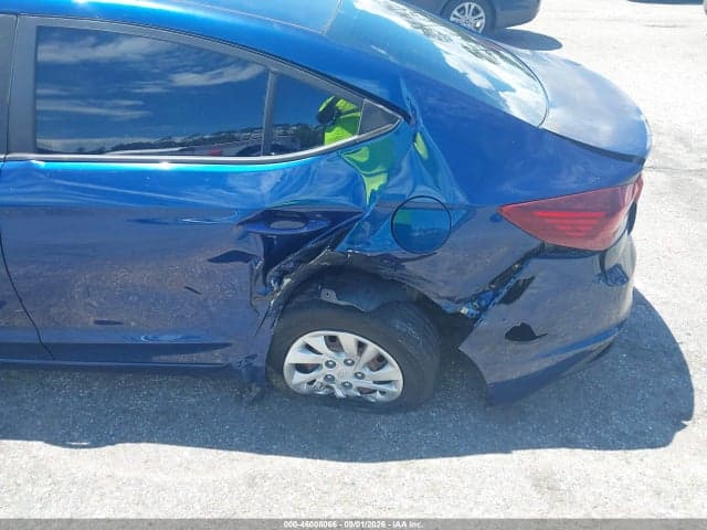 2019 HYUNDAI ELANTRA SE 6