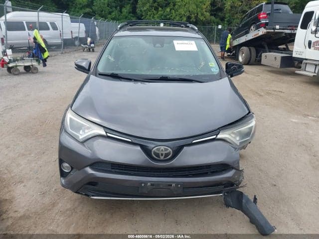2018 TOYOTA RAV4 XLE 12