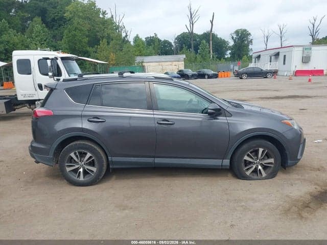 2018 TOYOTA RAV4 XLE 13