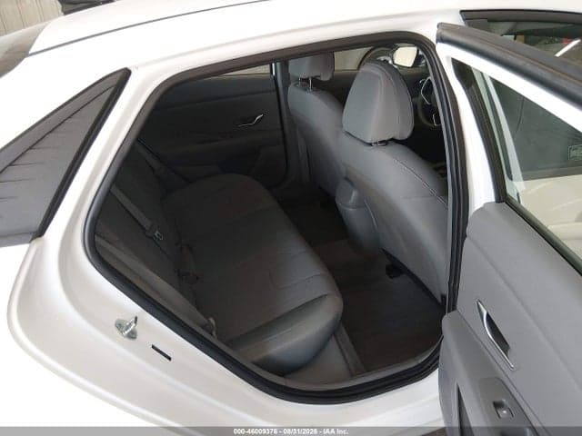 2021 HYUNDAI ELANTRA SE 8