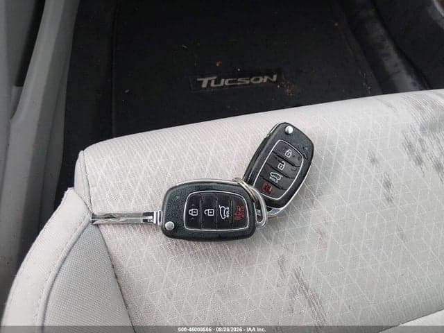2017 HYUNDAI TUCSON SE 11