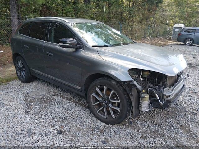 2017 VOLVO XC60 T6 DYNAMIC 1