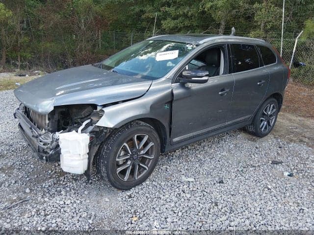 2017 VOLVO XC60 T6 DYNAMIC 2