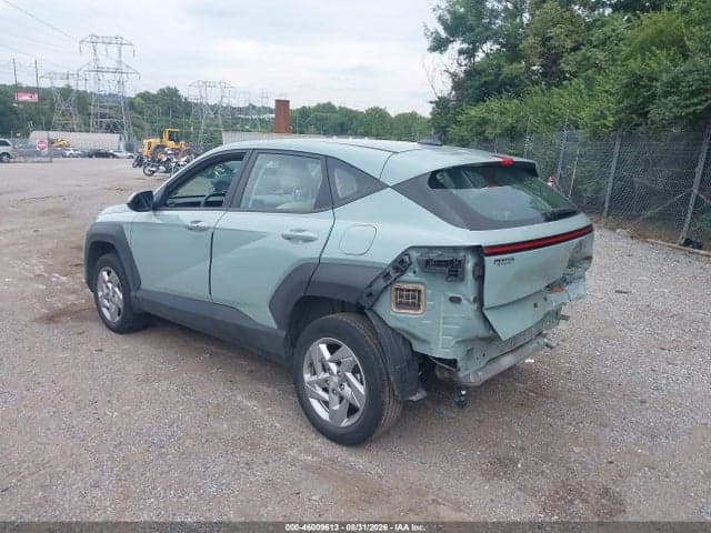 2024 HYUNDAI KONA SE 3