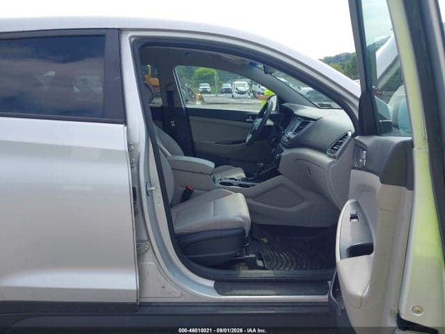 2018 HYUNDAI TUCSON SE 5