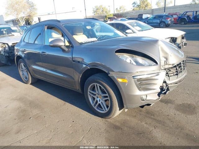 2018 PORSCHE MACAN 1