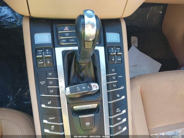 2018 PORSCHE MACAN 11
