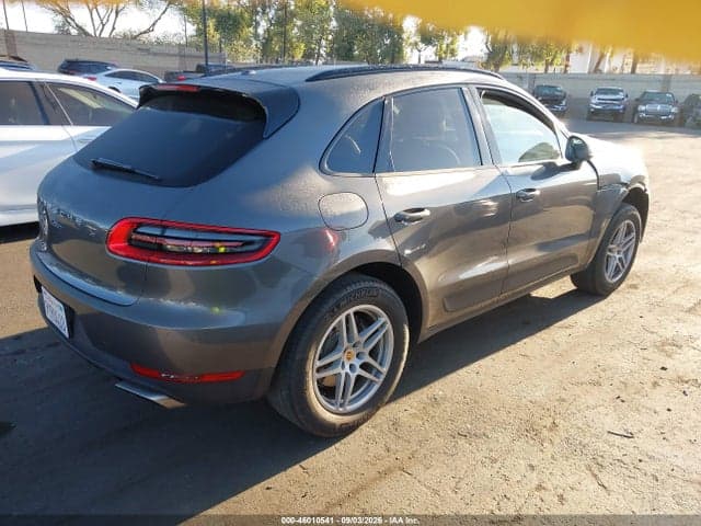 2018 PORSCHE MACAN 4