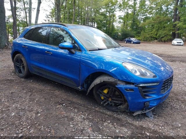2018 PORSCHE MACAN 1