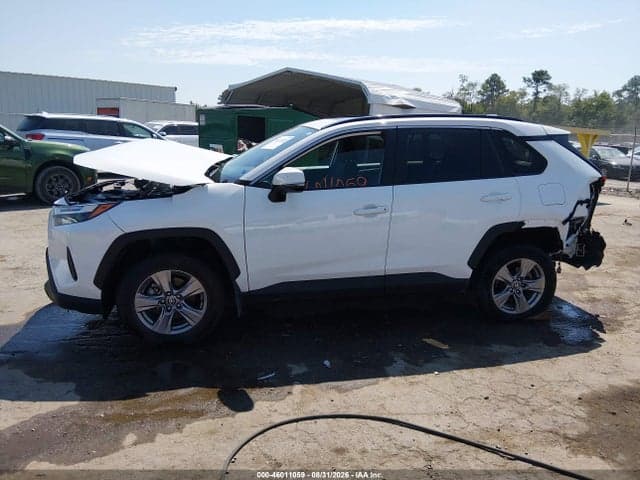 2024 TOYOTA RAV4 XLE 14