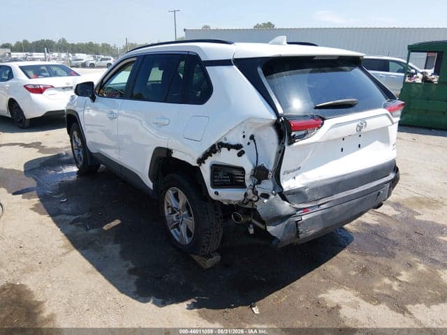 2024 TOYOTA RAV4 XLE 3