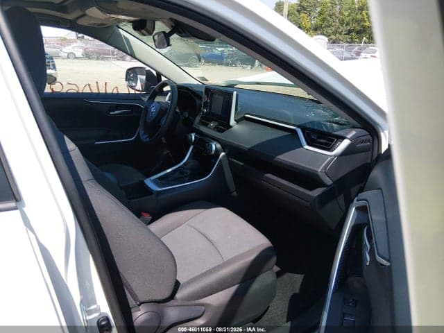 2024 TOYOTA RAV4 XLE 5