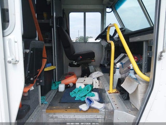 2017 FORD F-59 COMMERCIAL STRIPPED 7
