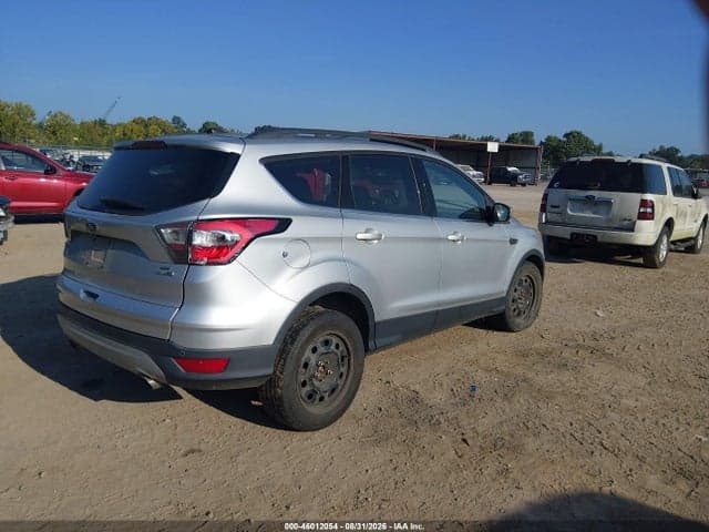 2017 FORD ESCAPE SE 4