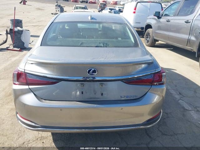 2020 LEXUS ES 300H 17