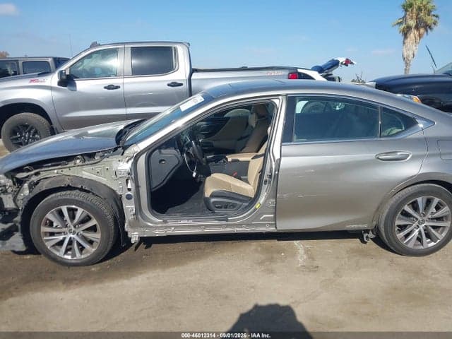 2020 LEXUS ES 300H 18