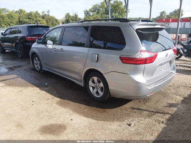 2020 TOYOTA SIENNA LE 3