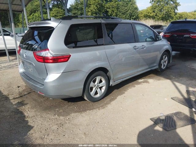 2020 TOYOTA SIENNA LE 4