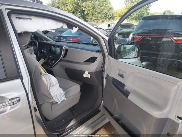 2020 TOYOTA SIENNA LE 5