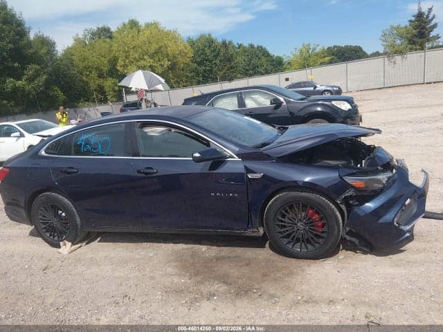 2017 CHEVROLET MALIBU 1LT 14