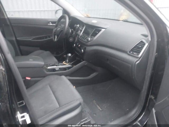 2017 HYUNDAI TUCSON SE 6