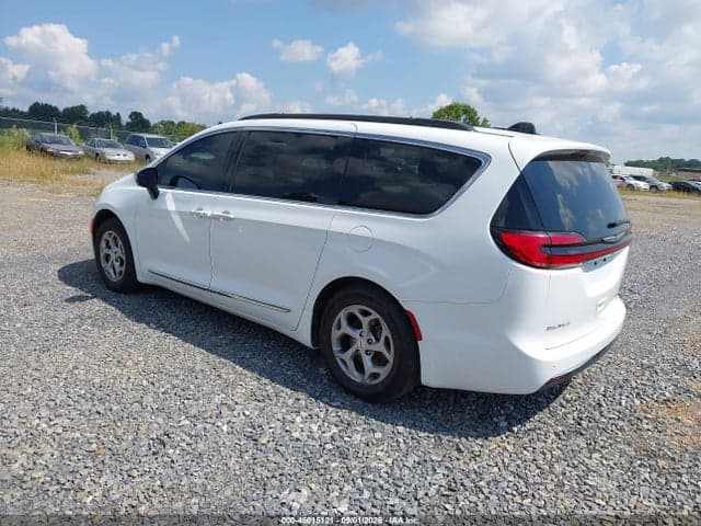 2023 CHRYSLER PACIFICA LIMITED 3