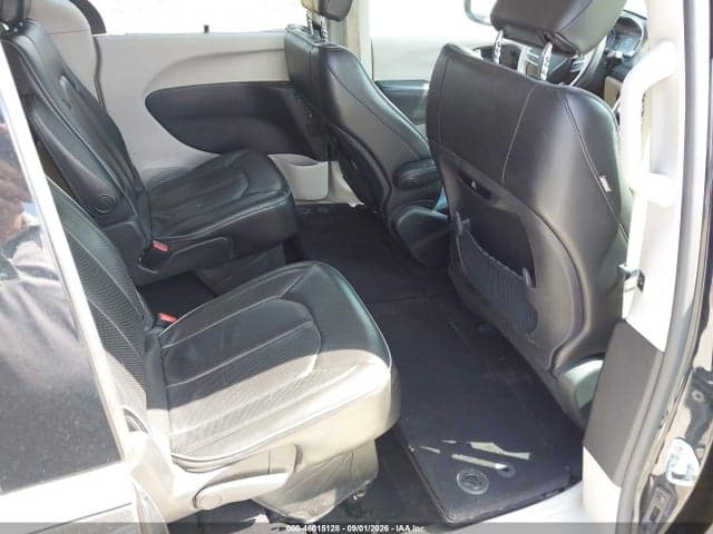 2019 CHRYSLER PACIFICA LIMITED 8