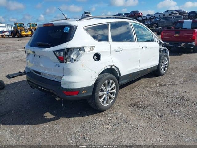 2017 FORD ESCAPE SE 4