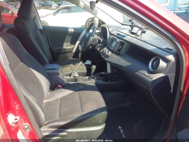 2017 TOYOTA RAV4 LE 5