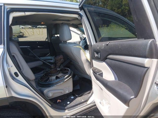 2018 TOYOTA HIGHLANDER XLE 8