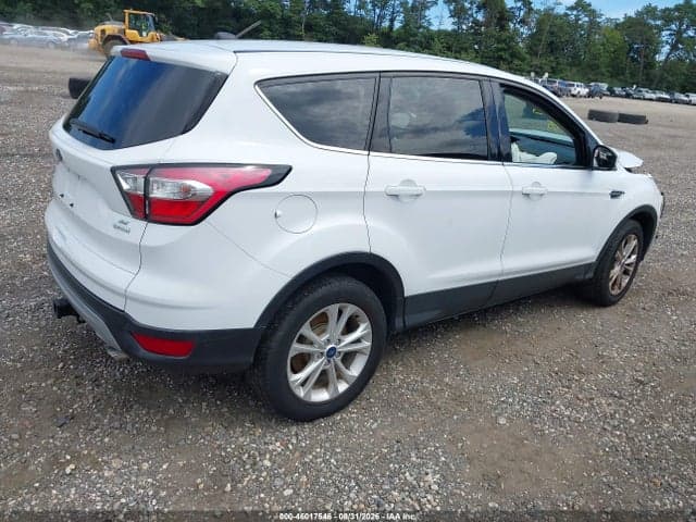 2017 FORD ESCAPE SE 4