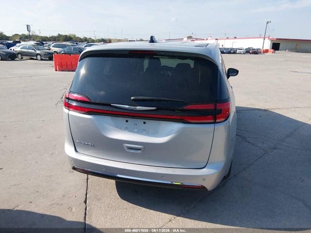 2024 CHRYSLER PACIFICA TOURING L 16