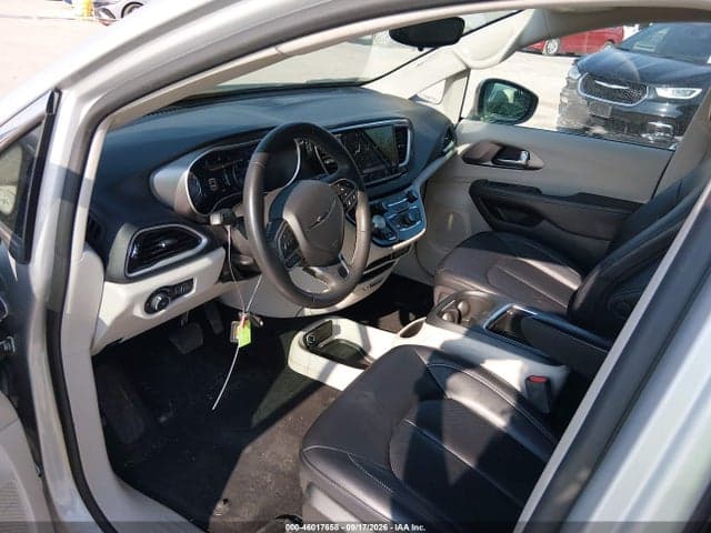 2024 CHRYSLER PACIFICA TOURING L 19