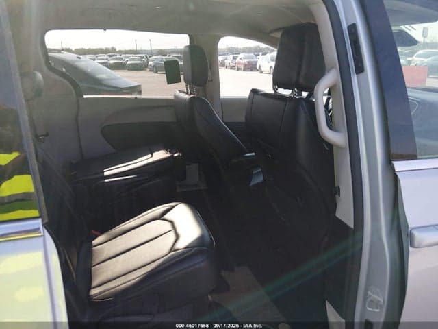 2024 CHRYSLER PACIFICA TOURING L 8