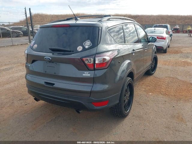 2017 FORD ESCAPE SE 4