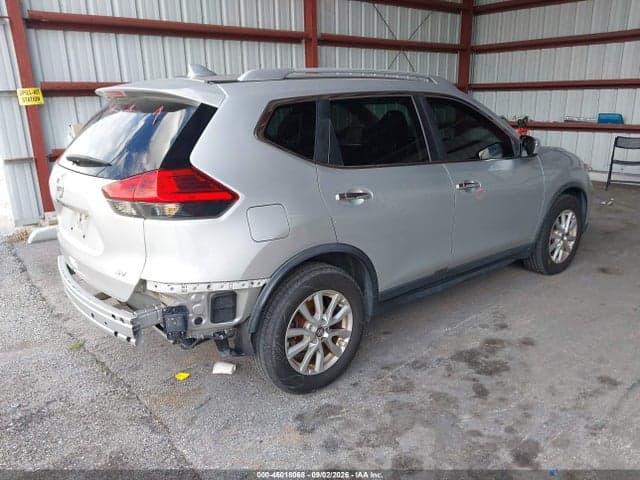 2017 NISSAN ROGUE SV 4