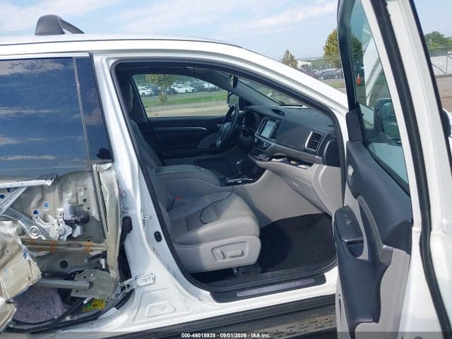 2018 TOYOTA HIGHLANDER LIMITED 5