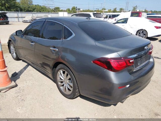 2017 INFINITI Q70 3.7 3