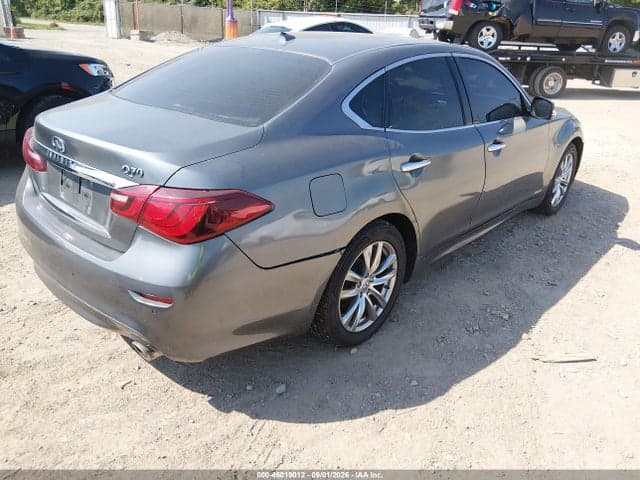 2017 INFINITI Q70 3.7 4