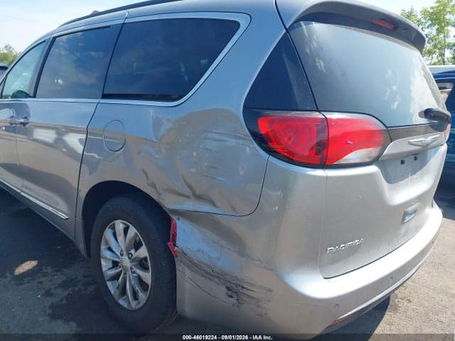 2017 CHRYSLER PACIFICA TOURING-L 6