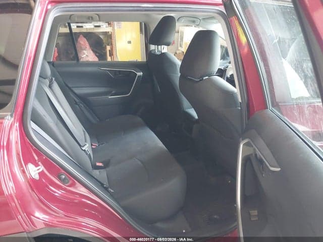 2020 TOYOTA RAV4 LE 8
