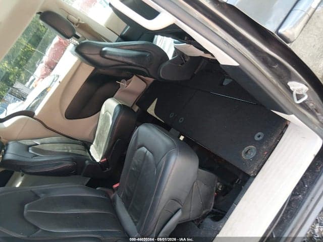 2020 CHRYSLER PACIFICA TOURING L 8