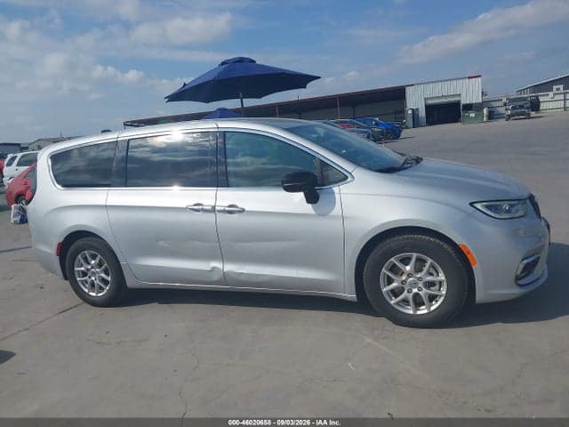 2024 CHRYSLER PACIFICA TOURING L 13