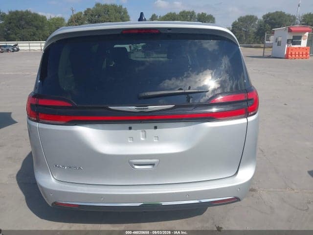 2024 CHRYSLER PACIFICA TOURING L 16