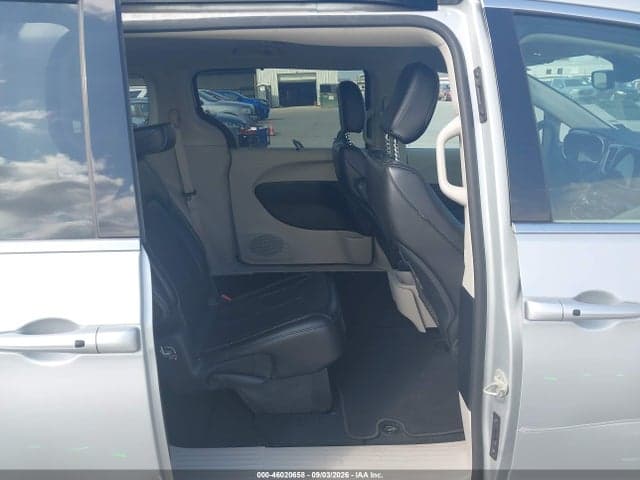 2024 CHRYSLER PACIFICA TOURING L 8